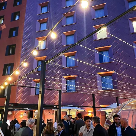 Novotel Saint-etienne Centre Gare Chateaucreux ホテル 4*